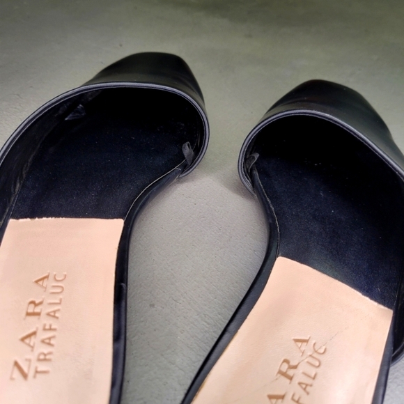 🖤ZARA Black Leather Asymmetric Flat Slippers Size 6 [EUC] 🖤 - Picture 8 of 8